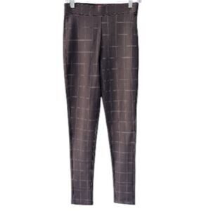 Maze Collection Black High-Waisted Small Pants with Sleek Silhouette